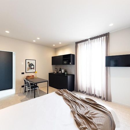 Rego Apartments - Boutique Aparthotel With Some Off-Site Apartments In A Charming Historic District Close To Upper Town Бергамо Экстерьер фото